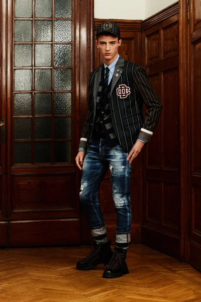 Look 11